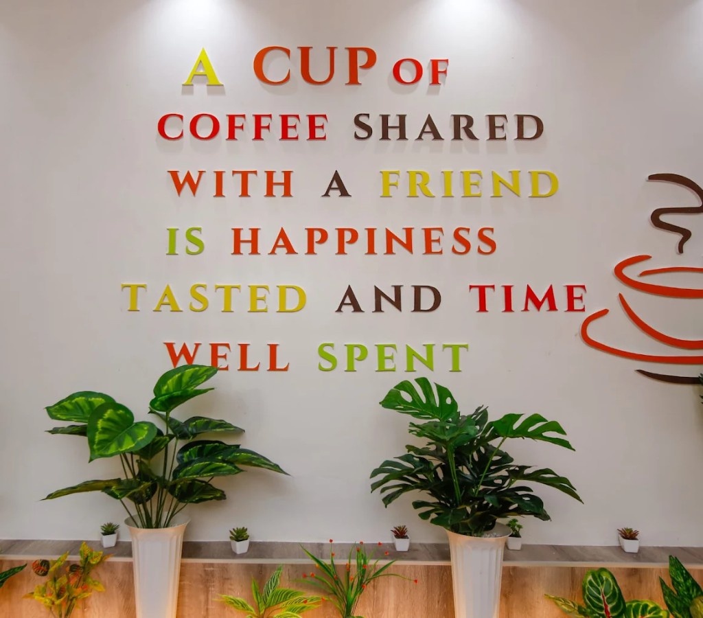 City Food Court — From morning coffee to evening cocktails